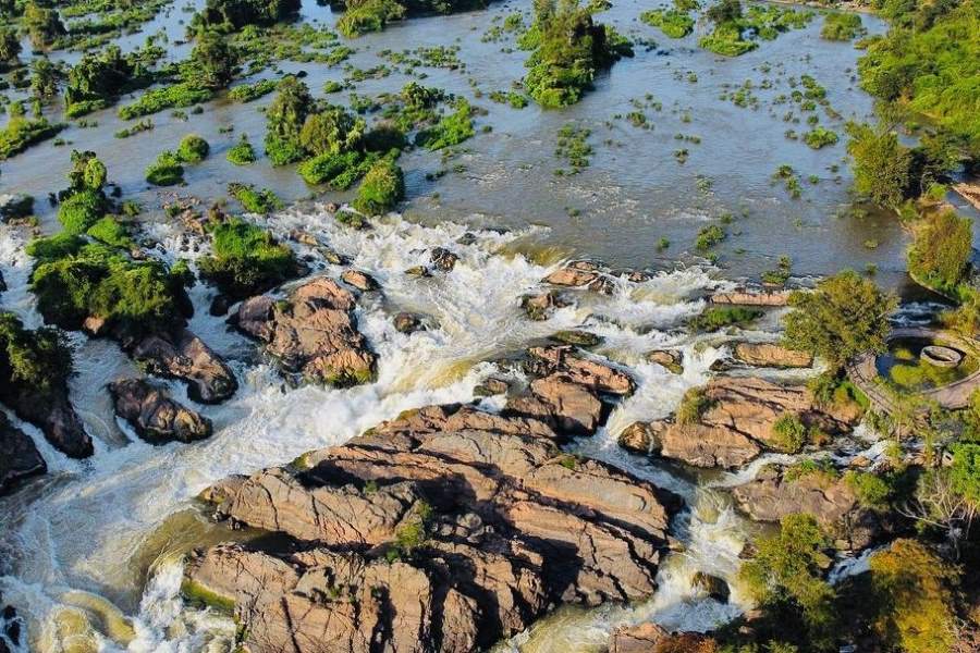 Begin your visa-prepared day with Laos’s tranquil ambiance